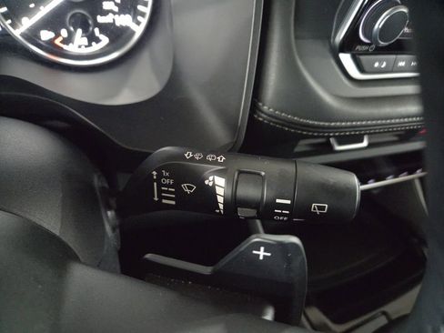 Used 2024 Nissan Rogue SV w/ SV Premium Package image 31