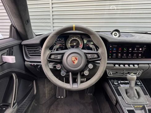 Certified 2025 Porsche 911 GT3 RS RWD image 18