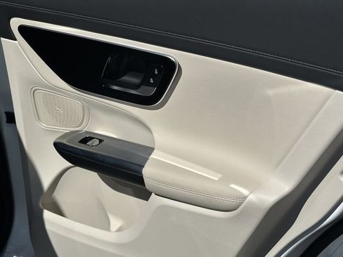 Certified 2024 Mercedes-Benz GLC 300 image 19