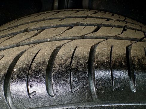 Used 2017 Chevrolet Bolt LT image 33