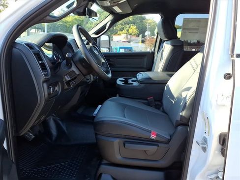 New 2026 RAM 2500 Tradesman w/ Chrome Appearance Group image 10