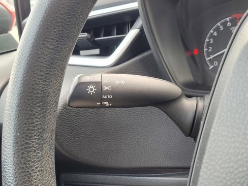 Used 2021 Toyota Corolla LE image 21