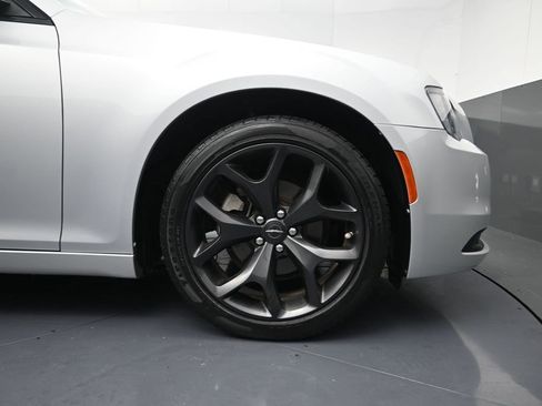 Used 2023 Chrysler 300 Touring w/ Sport Appearance Package RWD image 5