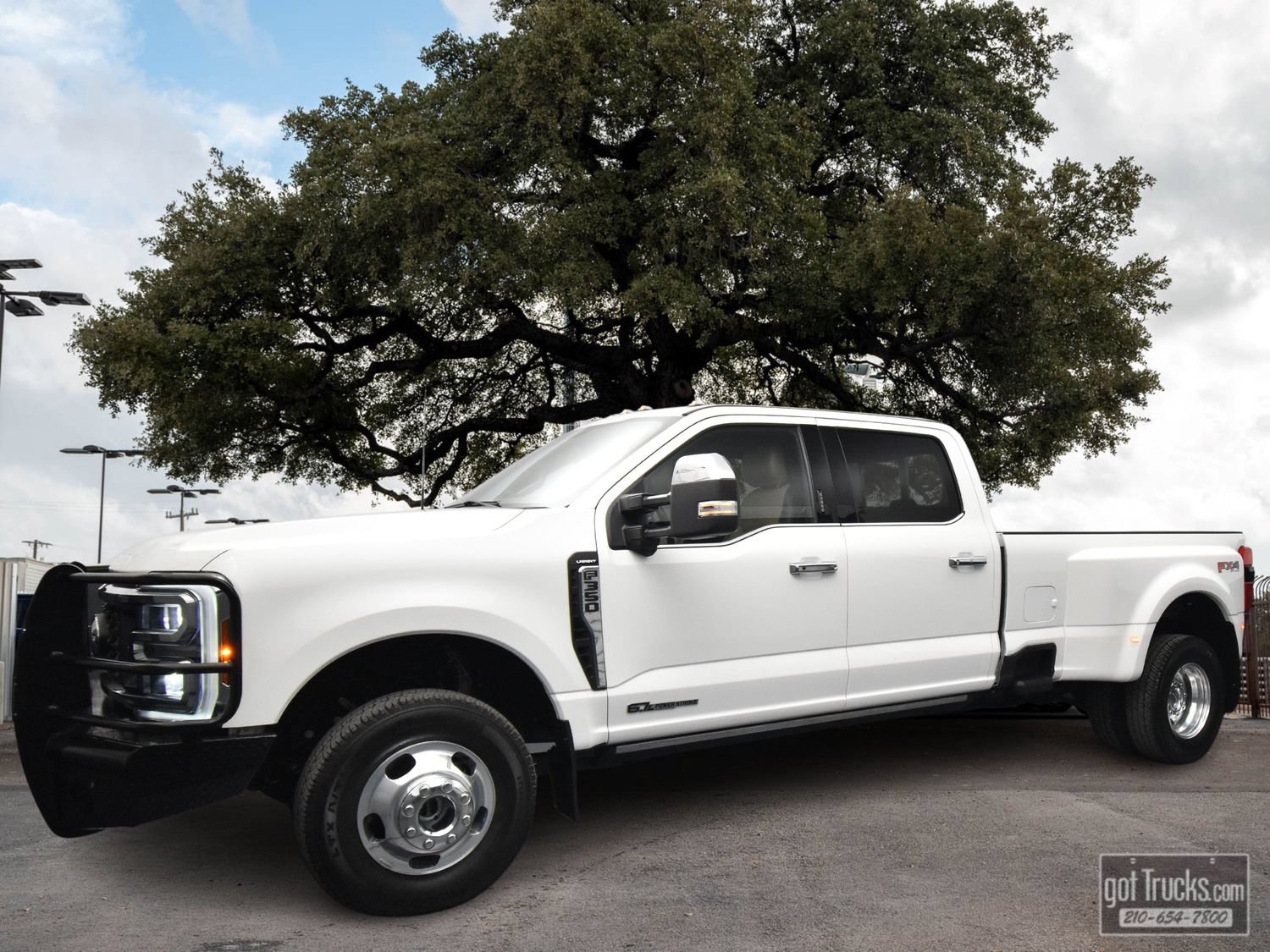 Used 2024 Ford F350 Lariat w/ Lariat Ultimate Package AWD/4WD image 1