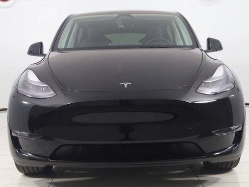 Used 2025 Tesla Model Y Long Range image 55