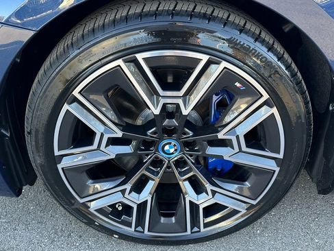 Used 2025 BMW i5 xDrive40 w/ M Sport Package image 12