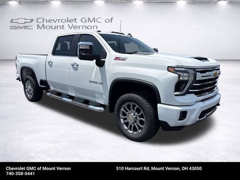 New 2026 Chevrolet Silverado 2500 LT w/ Z71 Chrome Sport Edition AWD/4WD image 9