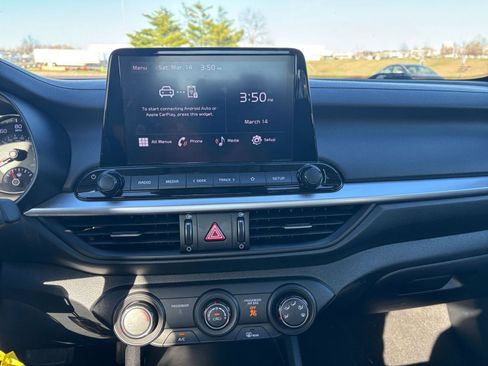 Used 2024 Kia Forte LXS image 17