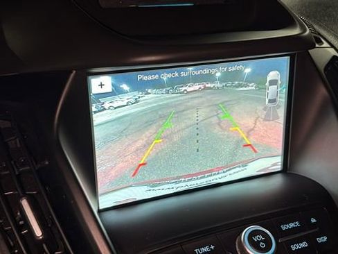 Used 2018 Ford Escape SEL image 16