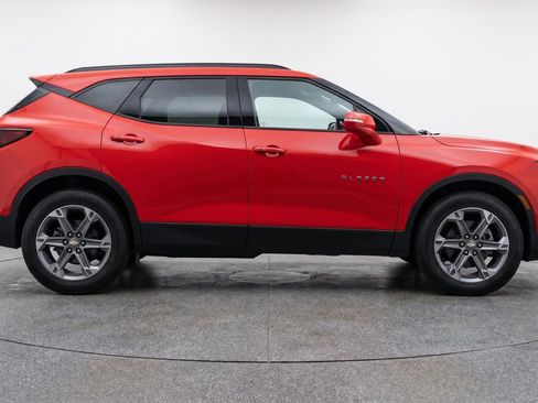 Used 2025 Chevrolet Blazer LT FWD image 11