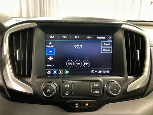 Used 2022 GMC Terrain SLT image 17