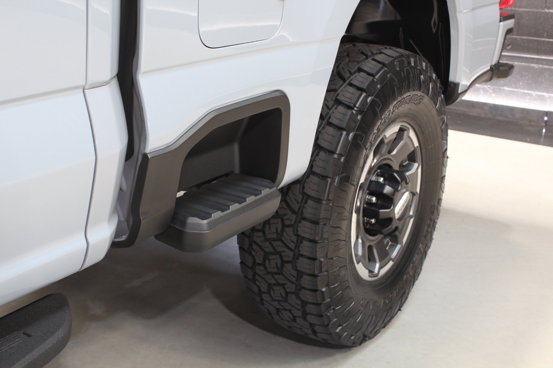 Used 2024 Ford F250 Platinum w/ Tremor Off-Road Package AWD/4WD image 25