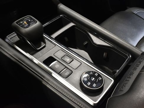 Used 2023 Nissan Pathfinder SV image 25