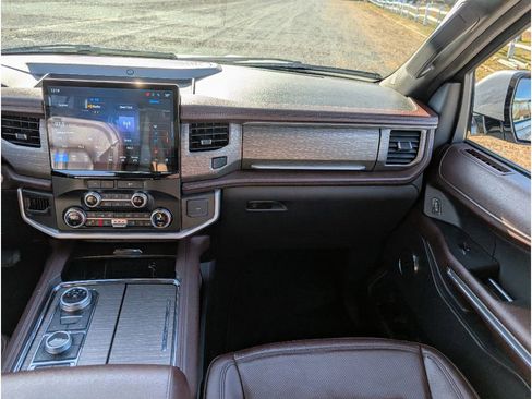 Used 2023 Ford Expedition Max Limited image 27