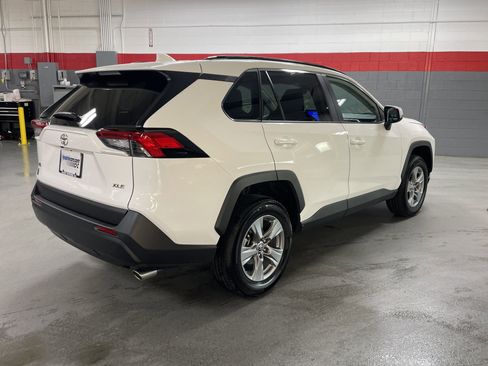 Used 2025 Toyota RAV4 XLE w/ Convenience Package image 10