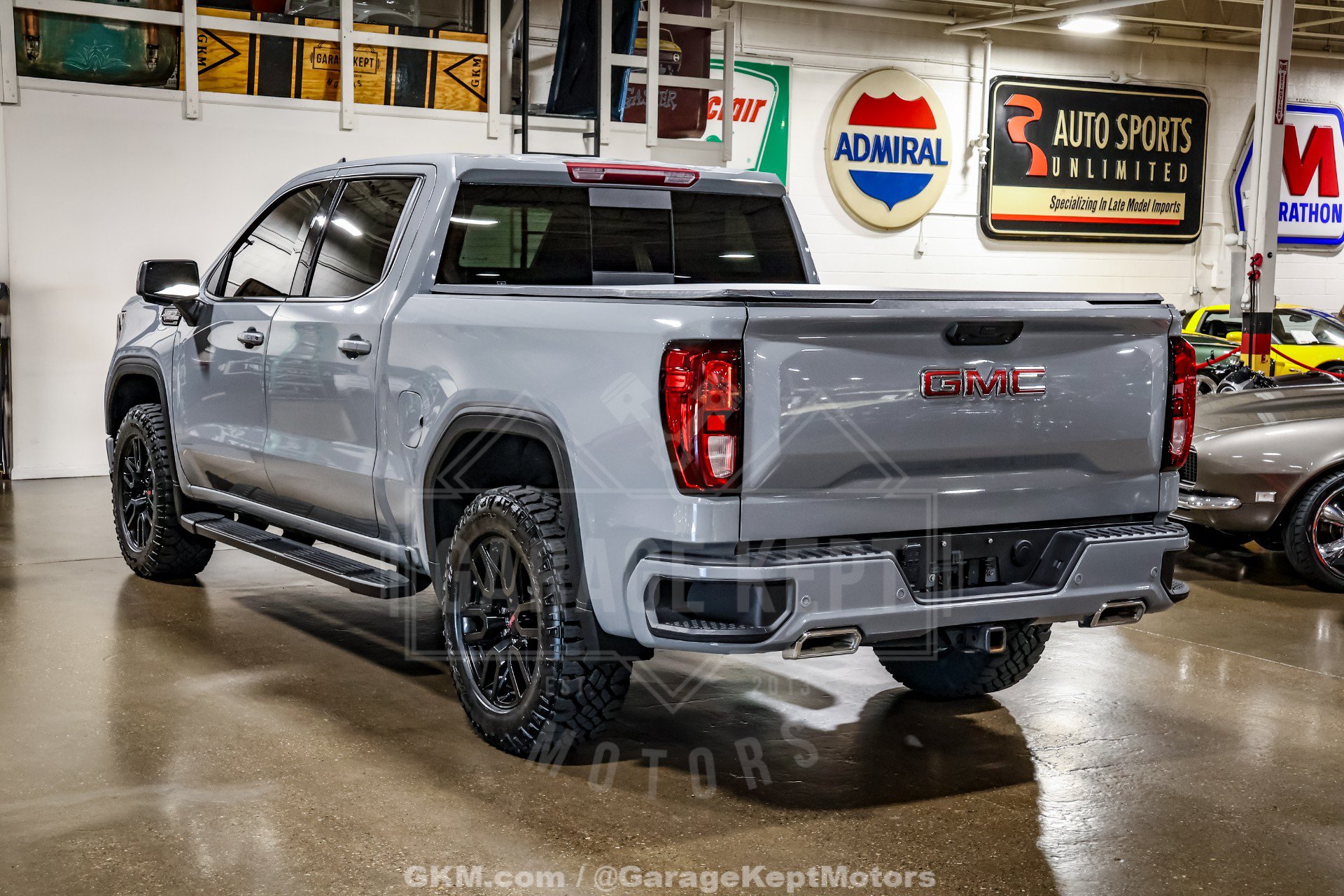 Used 2024 GMC Sierra 1500 Elevation w/ Elevation Premium Package AWD/4WD image 8