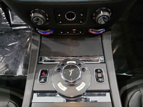 Used 2019 Rolls-Royce Wraith image 16
