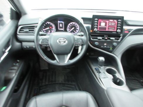 Used 2021 Toyota Camry SE image 14