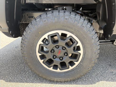 New 2026 Toyota Tacoma TRD Off-Road AWD/4WD image 17