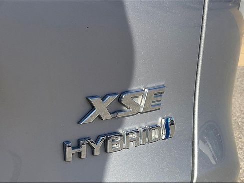 Used 2021 Toyota RAV4 XSE AWD/4WD image 10