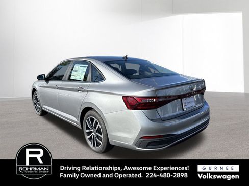 New 2025 Volkswagen Jetta SE image 7