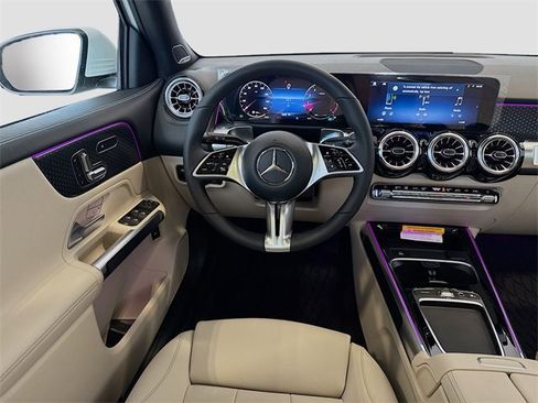 New 2025 Mercedes-Benz GLB 250 GLB 250 image 5