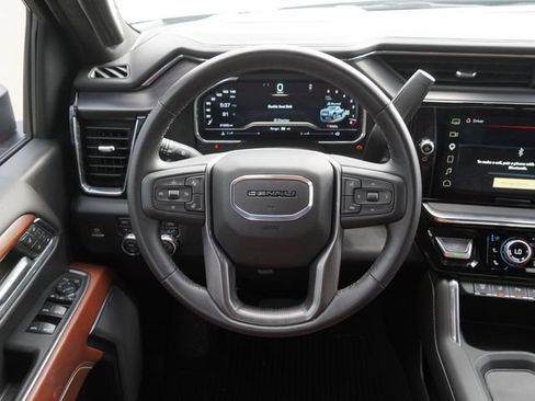 Used 2024 GMC Sierra 2500 Denali Ultimate AWD/4WD image 17