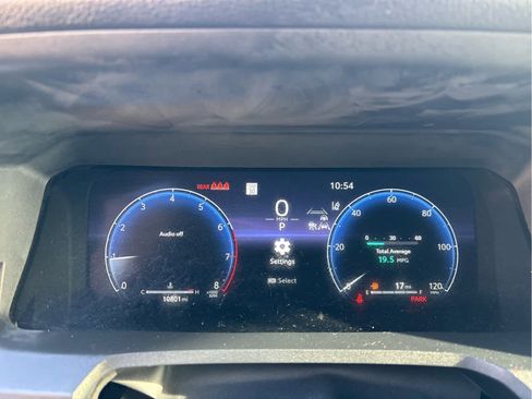 Used 2024 Toyota Tacoma TRD Off-Road image 8