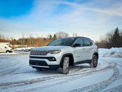 New 2026 Jeep Compass Limited image 8