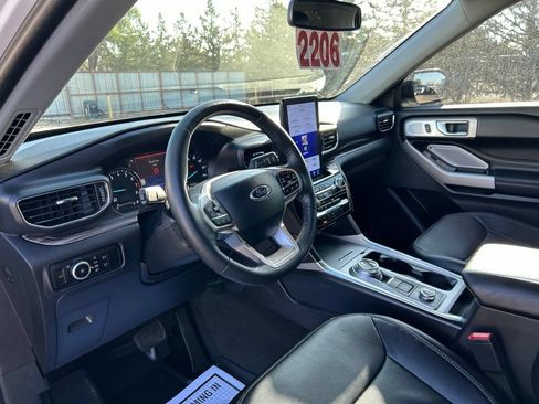 Used 2024 Ford Explorer Limited w/ Limited Technology Package AWD/4WD image 14