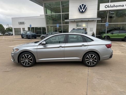 New 2026 Volkswagen Jetta SE FWD image 8