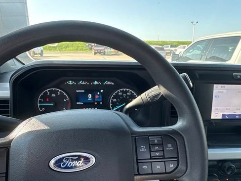 Used 2025 Ford F250 XLT w/ FX4 Off-Road Package AWD/4WD image 18