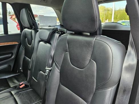 Certified 2023 Volvo XC90 B5 Plus AWD/4WD image 17