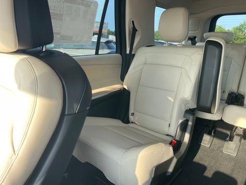 New 2027 Lincoln Navigator Reserve AWD/4WD image 28