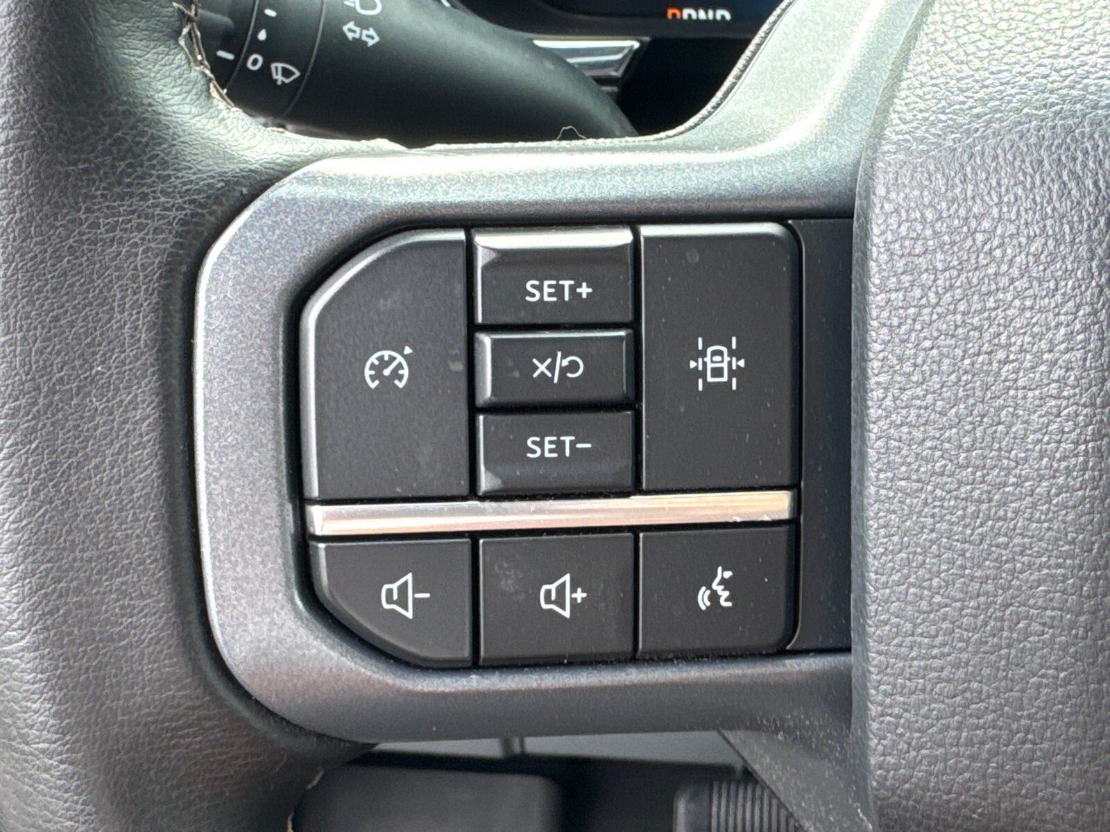 Used 2023 Ford F150 Lightning XLT AWD/4WD image 31
