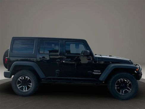 Used 2013 Jeep Wrangler Unlimited Sport image 6