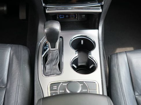 Used 2020 Jeep Grand Cherokee Limited w/ Premium Lighting Group AWD/4WD image 22