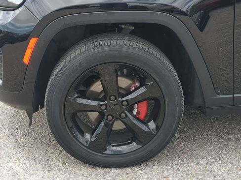 Certified 2024 Jeep Grand Cherokee Altitude AWD/4WD image 14