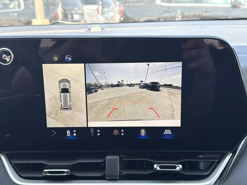 Used 2025 Chevrolet Equinox LT w/ Convenience Package II image 21