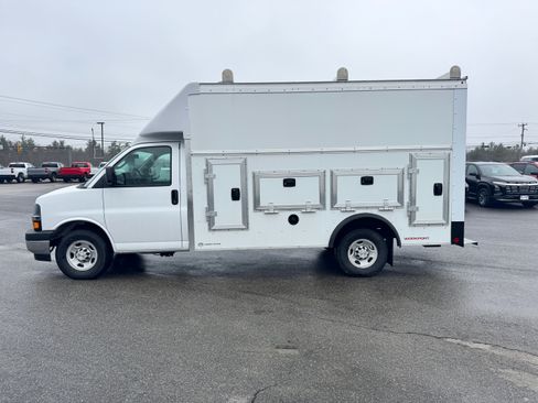 New 2026 Chevrolet Express 3500 w/ Power Convenience Package RWD image 6