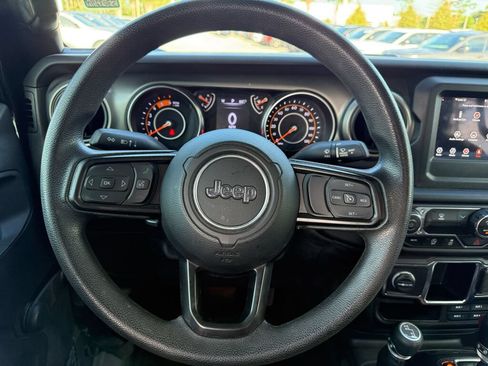 Used 2022 Jeep Wrangler Unlimited Sport AWD/4WD image 15