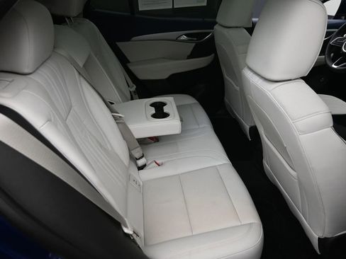 Used 2025 Buick Envision Avenir AWD/4WD image 10