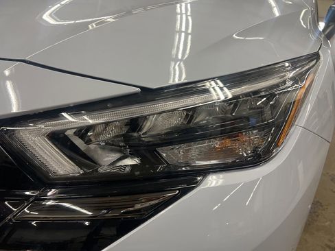 New 2025 Nissan Versa SR image 13