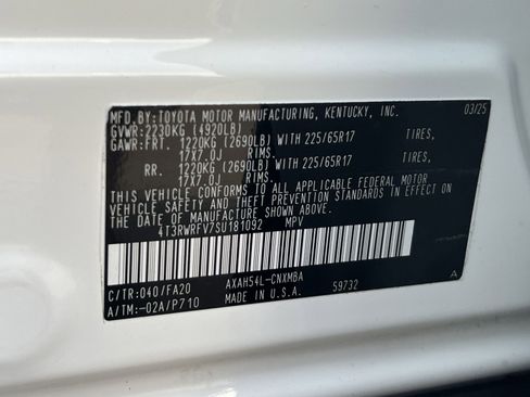 Used 2025 Toyota RAV4 XLE AWD/4WD image 29