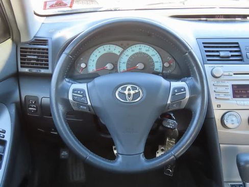 Used 2010 Toyota Camry LE image 17