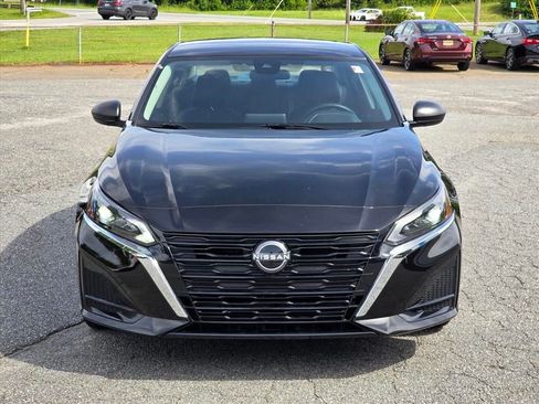 Used 2025 Nissan Altima 2.5 SV FWD image 22