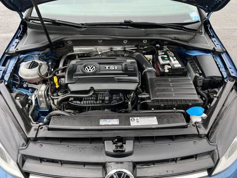 Used 2017 Volkswagen Golf Wolfsburg Edition image 31
