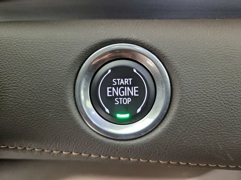 Certified 2023 Cadillac Escalade Premium Luxury w/ LPO, Radiant Package AWD/4WD image 31
