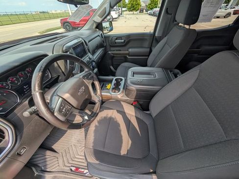 Used 2021 Chevrolet Silverado 1500 RST w/ LPO, Blackout Package AWD/4WD image 15