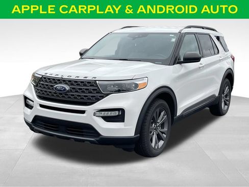 Used 2021 Ford Explorer XLT w/ Equipment Group 202A AWD/4WD image 4